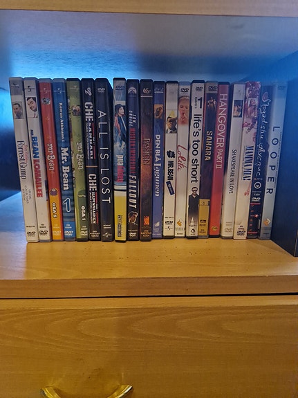 28 elokuvaa, sarjaa ja kuntoharjoittelu-DVD:tä