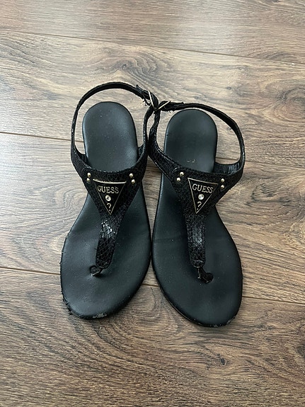Guess sandaalit koko 36