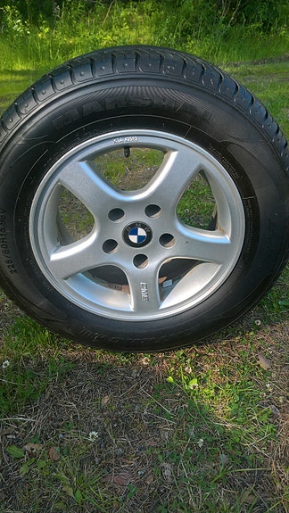 BMW Aluvanteet / Kesärenkaat 15 "