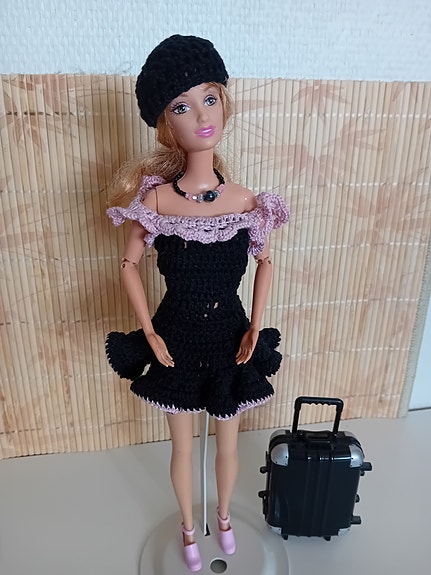 Mattel Barbie söpössä virkatussa mekossa