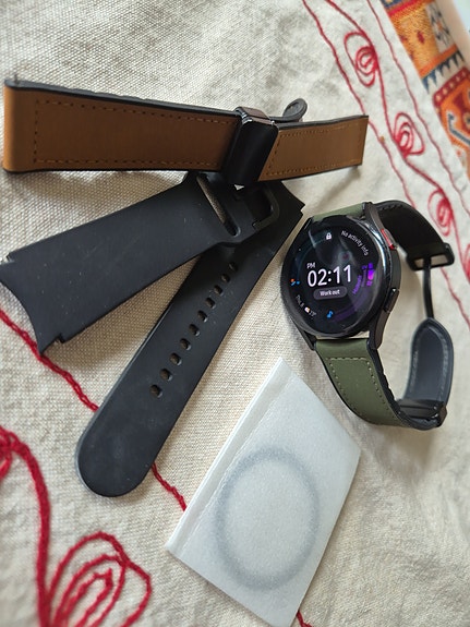 Samsung Galaxy Watch4 (Bluetooth) 40 mm, musta