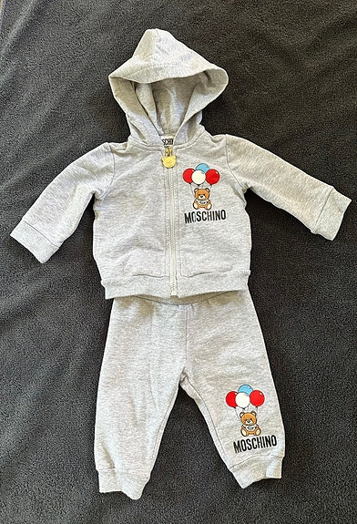 Moschino collegepuku