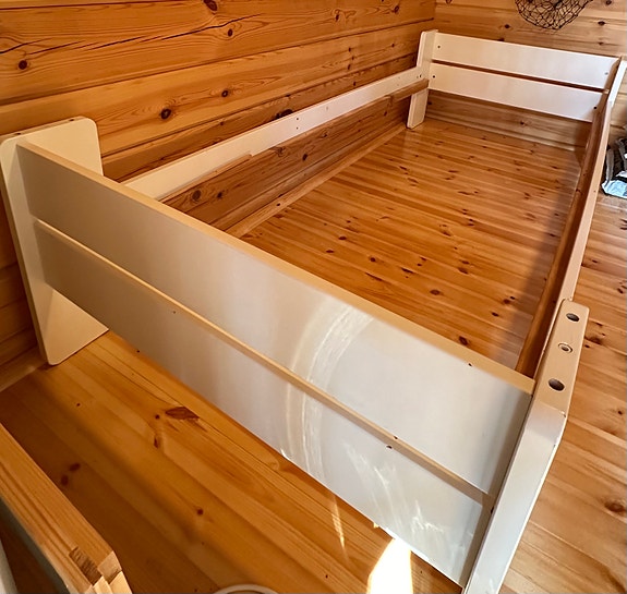 Unipuu valkoinen lastensänky 80x 200 Savonlinna