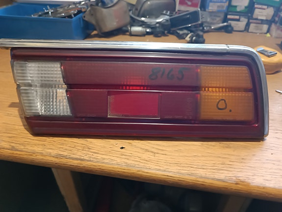 Toyota Corolla KE30 oikea takavalo