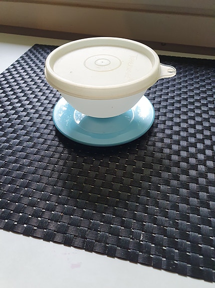 Tupperware tarjoiluastia
