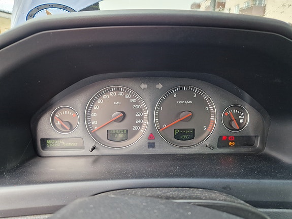 Volvo V70 D5 Awd -04 osia