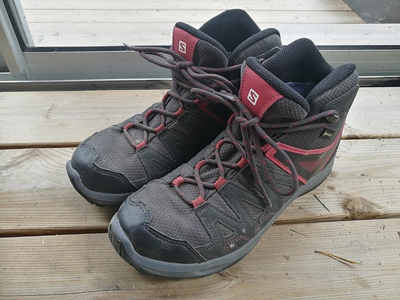 Salomon vaelluskengät koko 40