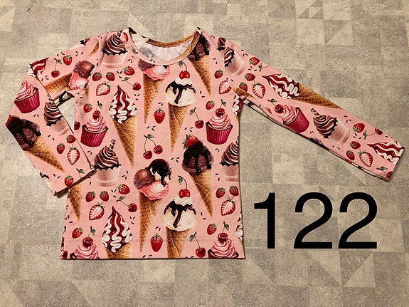 Paita koko 122 (uusi)