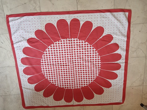 Retro PÖYTÄLIINA