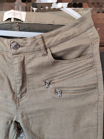 Product image 1 of 7