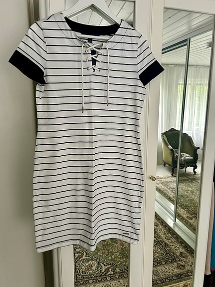 Tommy Hilfiger trikoomekko S