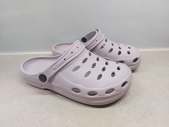 33 "crocsit"