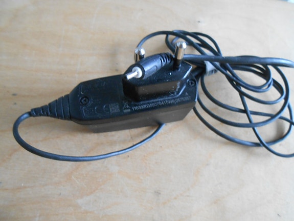 Nokia alkuperäinen laturi  AC-8E, pienipäinen. Output 5V.