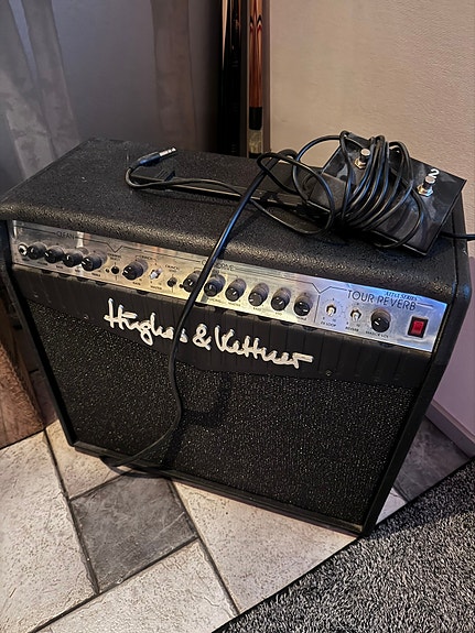 Hughes&Kettner vahvistin