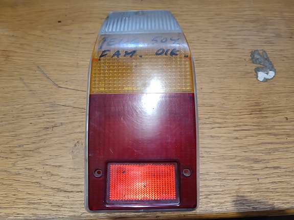 Peugeot 504 oikea takavalon lasi