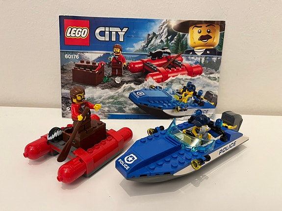 LEGO City Villi jokipako / Mountain Police Wild River Escape 60176