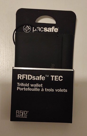 Pacsafe RFID lompakko UUSI