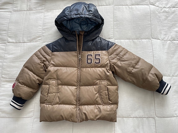 Benetton 98cm siisti, muhkea ja lämmin untuvatakki / talvitakki