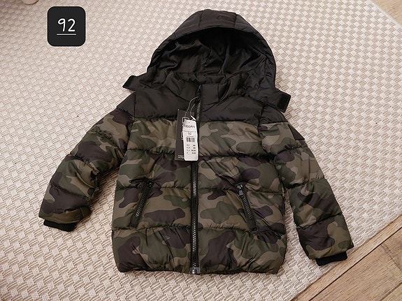 Kappahl uusi toppatakki 92cm camo