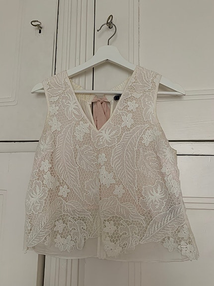 Hilfiger pitsitoppi koko 4