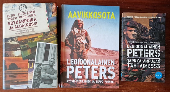 4 kpl Legioonalainen Peters kirjoja