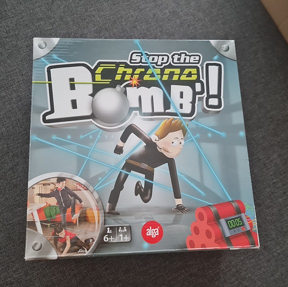 Chrono Bomb ketteryyspeli. Uudenveroinen