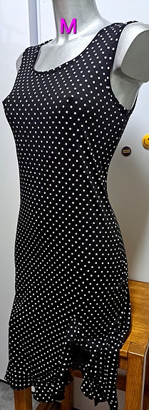 Mekko, juhlamekko, neulosmekko, polka dot mekko, M