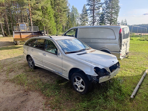 Myydään osina s203 & w639 mersut