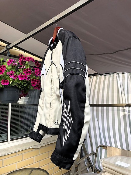 Product image 1 of 4