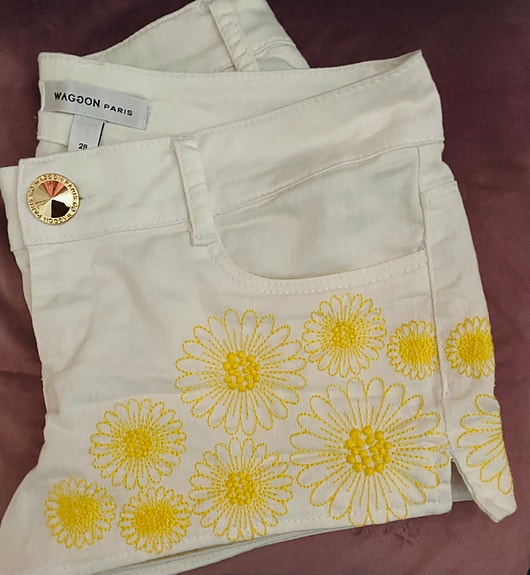 Valkoiset shortsit