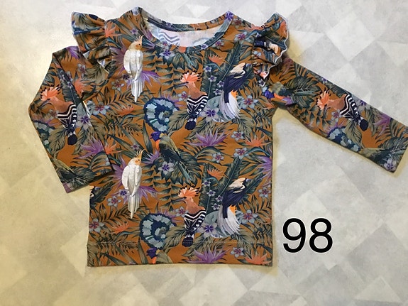 Paita koko 98, olkafrillat