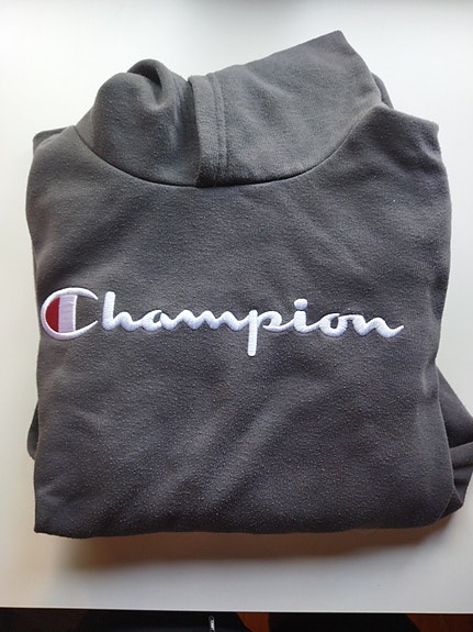Champions huppari halvalla