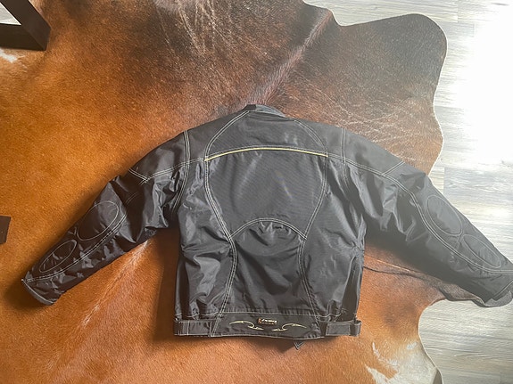 Product image 1 of 6
