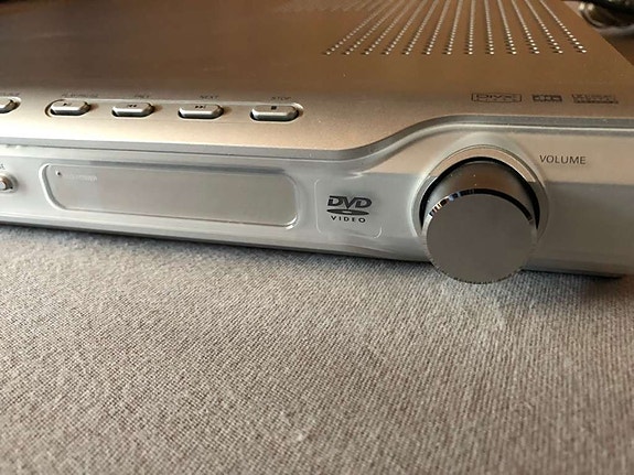 viritin/vahvistin/dvd Philips hts 3300 + kaukosäädin