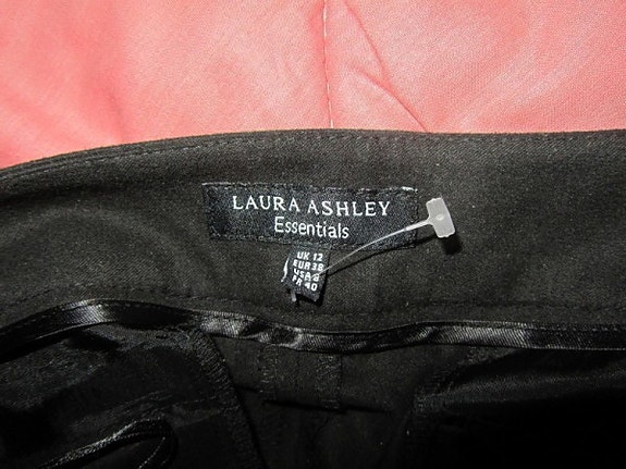 Laura Ashley mustat housut, stretch, koko 38