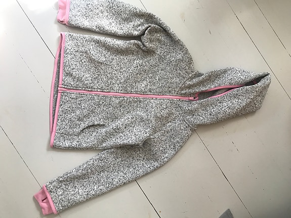 Hupullinen fleecetakki, koko 134/140cm