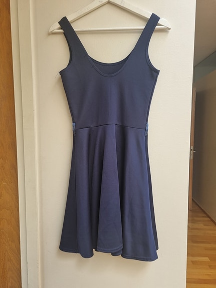 Sininen mekko S-koko