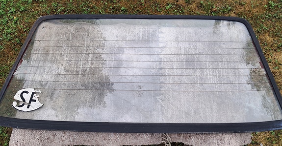 Myydään Fiat 131&132 takalasit ja jarruhaarukat