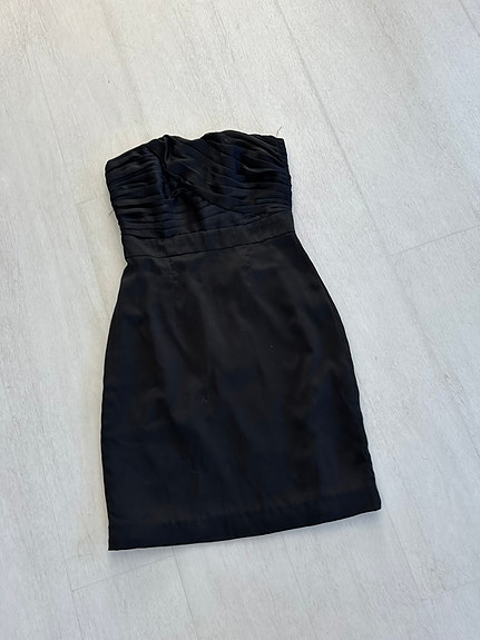 H&M musta olkaimeton mekko s