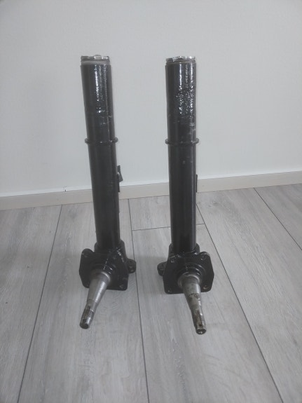 Toyota Coilover olka-akseli (Käy esim. Celica RA GT malliin)
