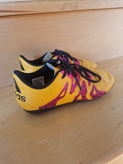 Adidas nappikset koko 32