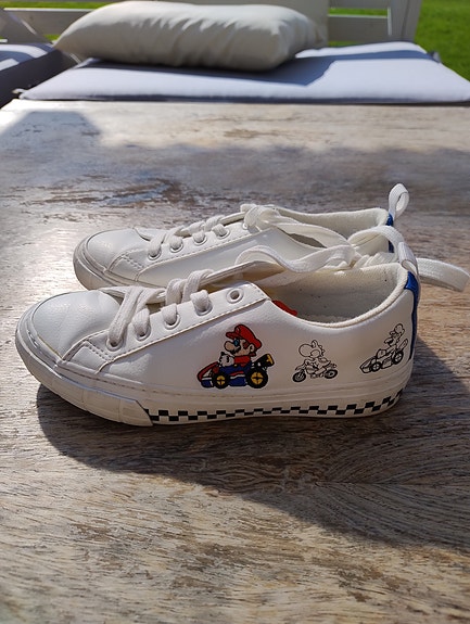 Zara Nintendo Mario Kart kengät koko 34