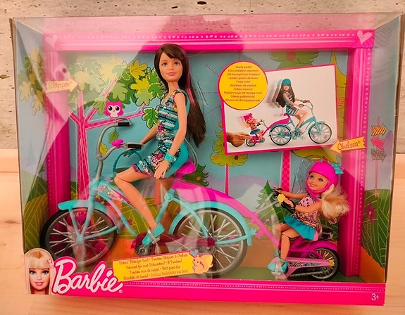 Barbie sister tandem bike playset, V3131 Tori