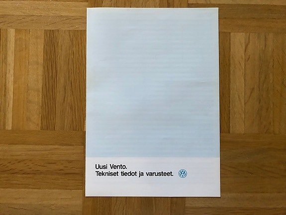 Esite Volkswagen Vento 1H tekniset tiedot & varusteet 1992 VW VAG