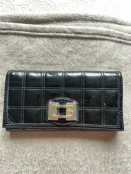 Guess musta clutch bag