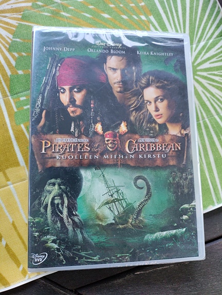 Pirates Caribbean kuolleen miehen kirstu elokuva
