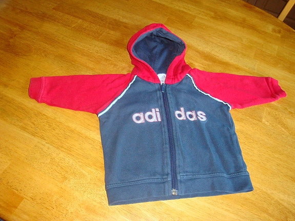 Adidas huppari 3 vuotiaalle