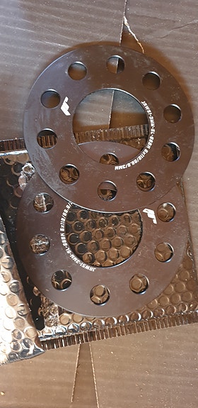 Levikepaloja + renkaan pultteja Audi 5x112