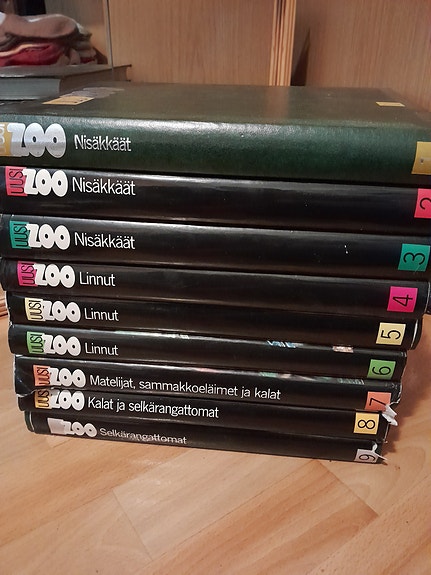 Uusi ZOO kirjasarja 1-9