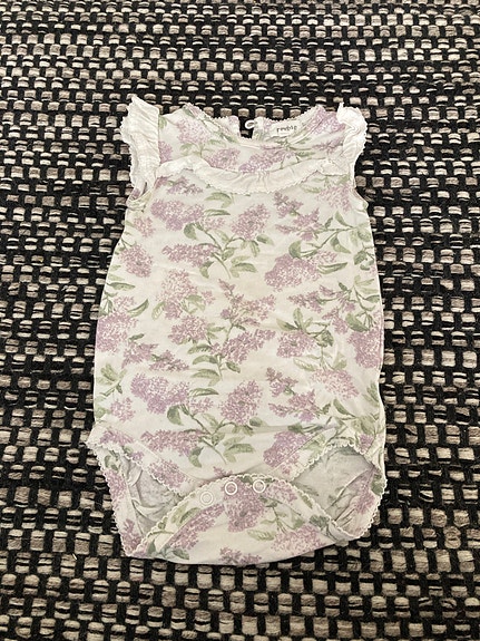Newbien hihaton body koko 74